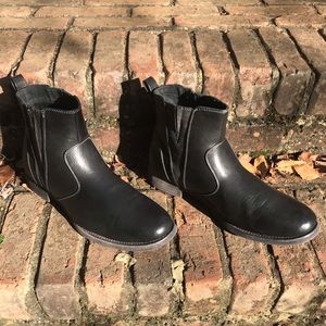 Madden zip up boots in black